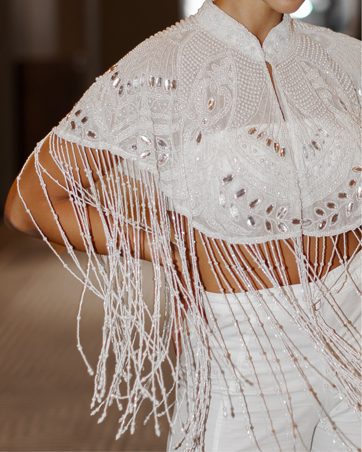 WHITE LONGLINE CAPE