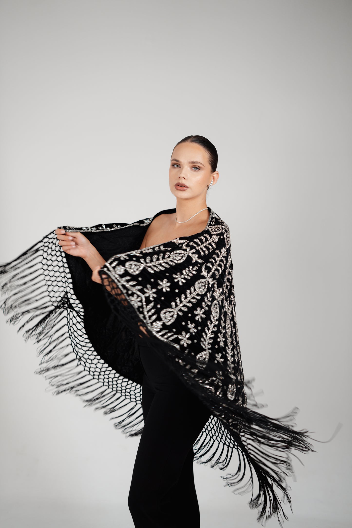 NOIR VELVET SEQUIN TASSEL SHAWL
