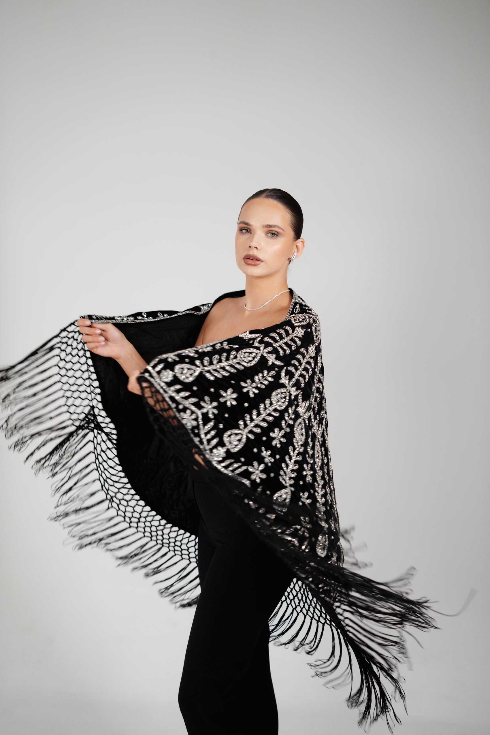 NOIR VELVET SEQUIN TASSEL SHAWL
