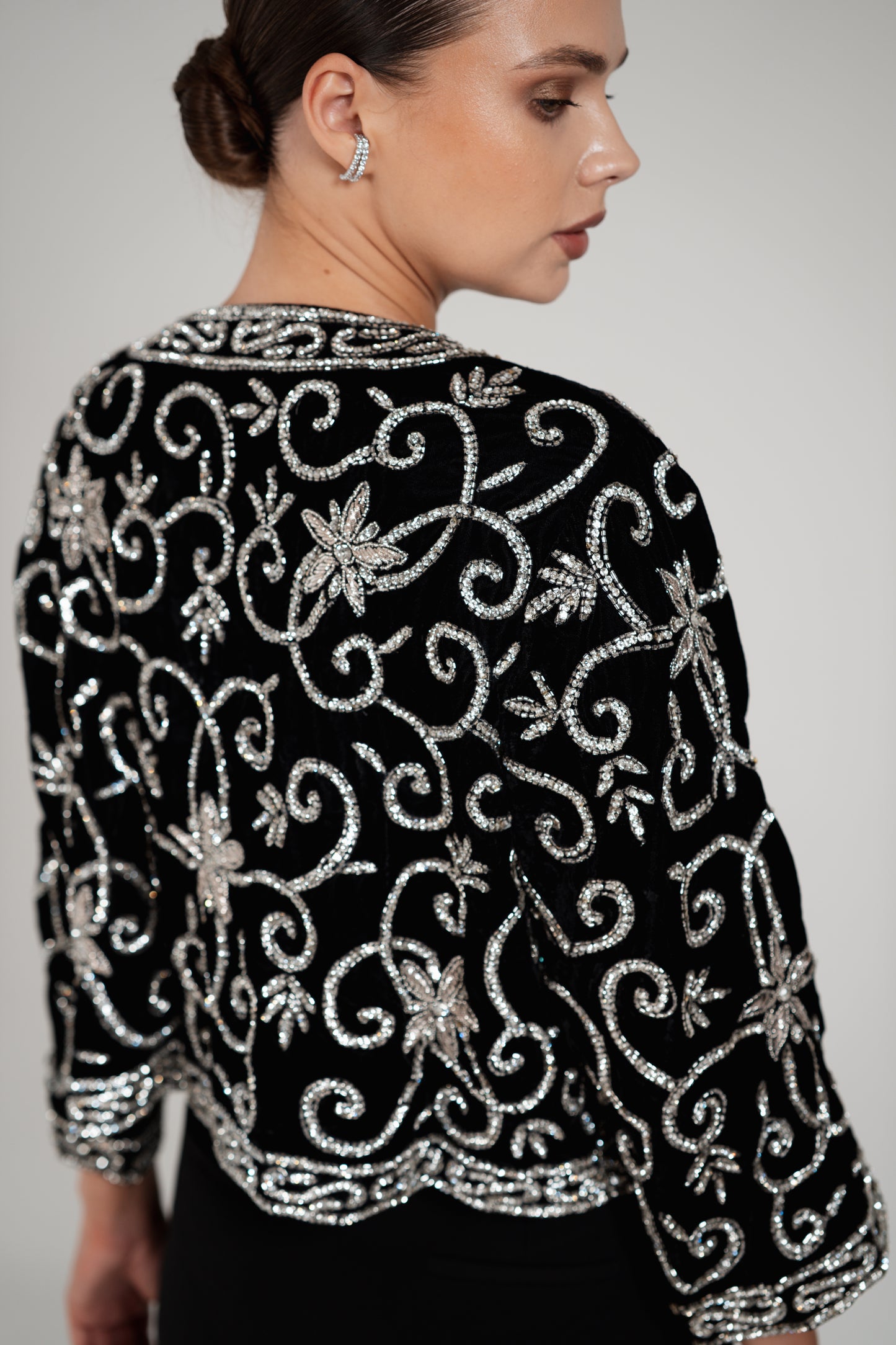 SHORT VELVET EMBEZZLED JACKET