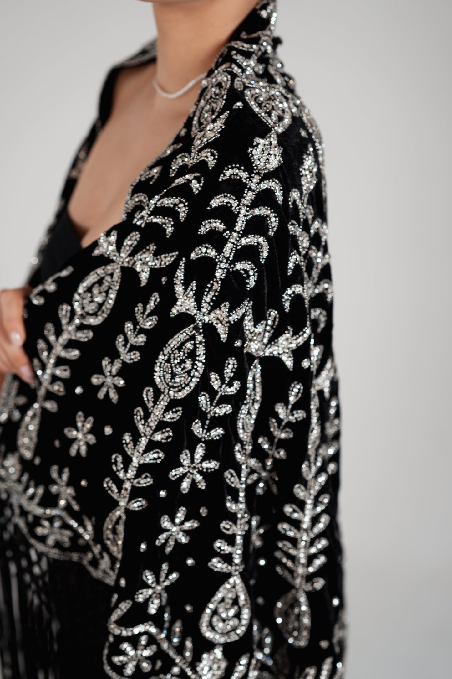 NOIR VELVET SEQUIN TASSEL SHAWL