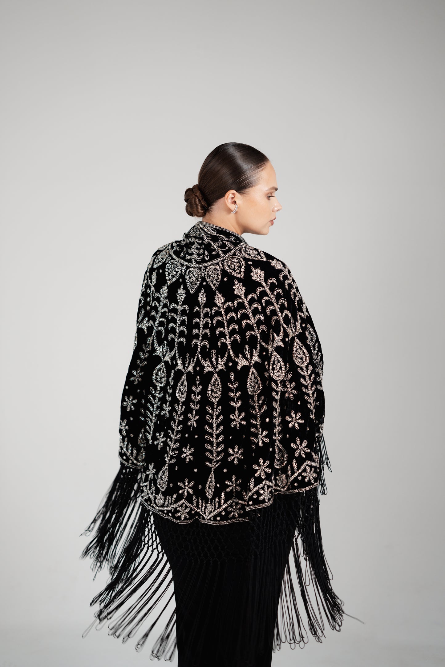 NOIR VELVET SEQUIN TASSEL SHAWL
