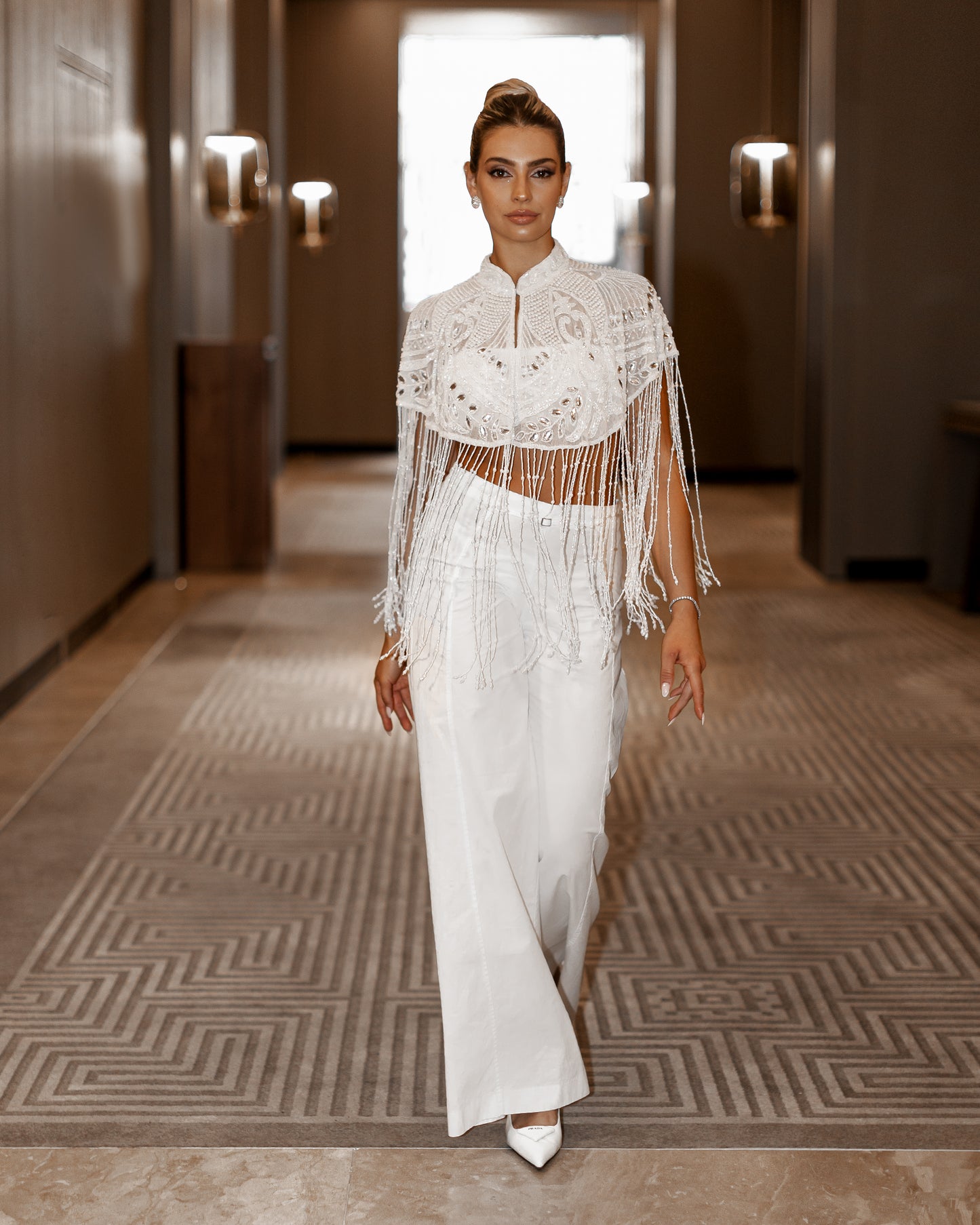 WHITE LONGLINE CAPE