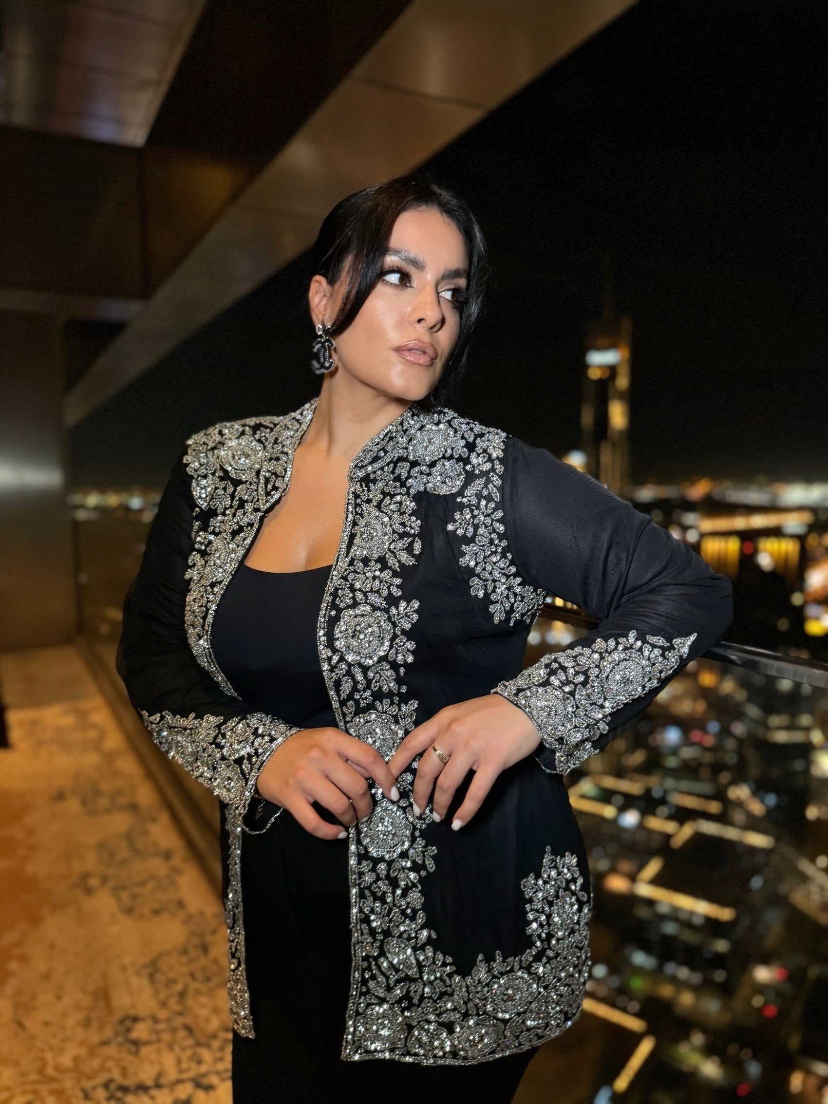 SHORT BLACK & SILVER EMBEZZLED JACKET